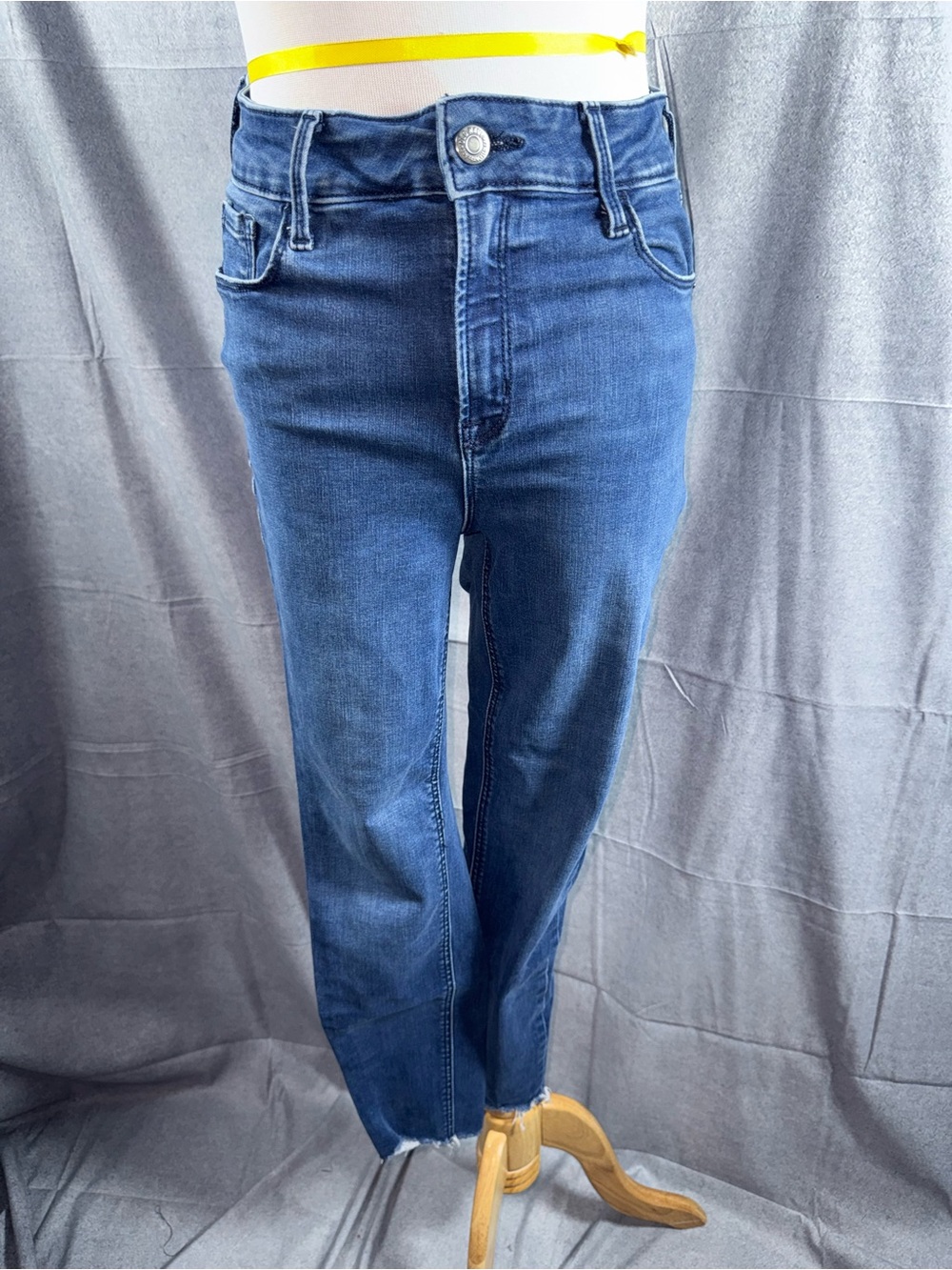 2543-Old Navy Women's Dark Blue Cropped Straight Jeans